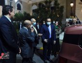 مدبولى: الرئيس يولى أهمية لتوطين صناعة السيارات وصناعاتها المغذية بمصر  