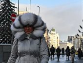 "الحياة تحت الصفر".. موسكو تسجل رقمًا قياسيًا لانخفاض درجات الحرارة (ألبوم صور)
