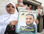 قوات الاحتلال الإسرائيلى تفرج عن الأسير الفلسطينى هشام أبو هواش