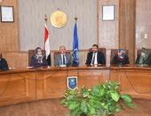 رئيس جامعة القناة: الانضباط وسرعة الأداء والدقة هى سمات المرحلة الحالية