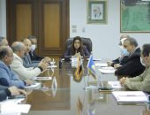 محافظ دمياط تبحث حل مطالب المواطنين وتوفير وحدات سكنية للأسر الأولى بالرعاية