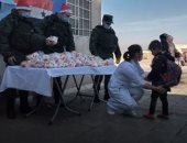 القوات الروسية فى سوريا توزع هدايا الميلاد لأطفال الحسكة.. صور