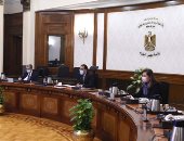 رئيس الوزراء يتابع موقف طرح عدد من الشركات ومحطات تحلية المياه بالبورصة