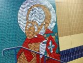 قديسيون الكنيسة الأرثوذكسية فى محطات مترو الأنفاق.. صور