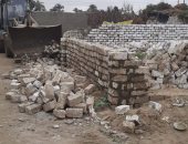 التحفظ على مواد ومعدات لحالة بناء مخالف وإزالة تعديات بمركز الواسطى ببنى سويف