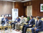 نقيب المهندسين ومحافظ المنيا يناقشان تسريع إجراءات التصالح على مخالفات البناء