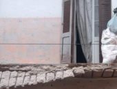 إزالة 4 شرفات من المنزل المنهار جزئيا بمدينة كفرالزيات فى الغربية 