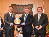 محافظ الفيوم يناقش مع نقيب مهندسي مصر سبل التعاون المشترك 