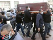 نجوم الفن يشيعون جنازة الفنانة مها أبو عوف