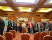 وفد "التنسيقية" يضع اللمسات الأخيرة لفريق العمل خلال منتدى شباب العالم