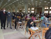 رئيس جامعة حلوان يتابع سير الامتحانات لكلية الحقوق