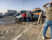 إصابة 9 أشخاص فى حادث تصادم ميكروباص بالرصيف على طريق الإسكندرية الصحراوى