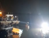 لقطات من داخل موقع حادث سقوط سيارة فى نهر النيل بمنشأة القناطر.. صور