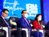 رئيس الوزراء بجلسة "الطريق من جلاسكو إلى شرم الشيخ لمواجهة التغيرات المناخية": مصر تمتلك أكبر قدرات كهربائية من طاقتى الرياح والشمس فى الشرق الأوسط وشمال إفريقيا .. مدبولى يؤكد: خطة لمضاعفة هذه القدرات لـ 300%