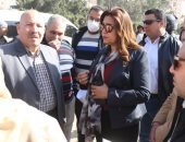 محافظ دمياط تبحث خطة إنشاء مواقف وأسواق حضارية ببعض القرى