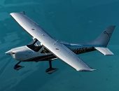 لقطات تحبس الأنفاس.. قطار يحطم طائرة بعد سقوطها على القضبان فى أمريكا.. فيديو