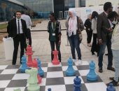 اليابانى سأل عملتوها إزاى؟ شاهد كيف تفوق شباب مصر فى الشطرنج بمنتدى الشباب