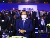 الرئيس السيسي يشاهد فيلما تسجيليا عن حجم معاناة النازحين بمناطق الصراعات