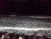 البحر هايج.. أمواج وطقس بارد جدا على شاطئ البحر المتوسط.. بث مباشر