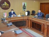 رئيس جامعة دمياط يبحث تقديم مشروعات بحثية لخدمة المحافظة