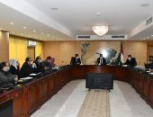 محافظ الفيوم يتابع موقف تلقى المواطنين للقاح كورونا.. ويؤكد على جاهزية المستشفيات