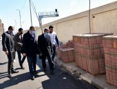 محافظ الغربية يتفقد أعمال رصف المحاور المرورية بطنطا