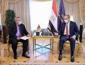 وزير الاتصالات يبحث مع سفير أرمينيا تعزيز التعاون بمجال التحول الرقمى