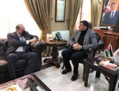 سفير مصر فى الأردن يلتقى وزير العمل لمتابعة أوضاع الجالية المصرية