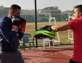 أحمد الفيشاوى يواصل تمريناته المكثفة لممارسة الرياضة فى الثامنة صباحا.. صور