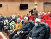 محافظ بورسعيد يشدد على تطبيق الإجراءات الاحترازية بالمساجد ويشيد بأداء الأئمة