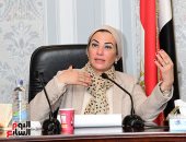  وزيرة البيئة: مشروعات مبادرة حياة كريمة تحسن التغيرات المناخية