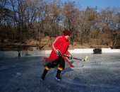 هوكى الجليد.. كرنفال الرياضات الشتوية فى الصيد استعدادا لدورة الألعاب الأولمبية