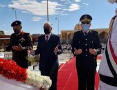 محافظ جنوب سيناء ومدير الأمن يضعان إكليل زهور على نصب شهداء الشرطة..فيديو