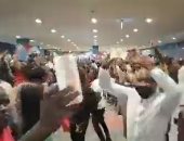 جماهير الكاميرون تحتفل بفوز الفراعنة على كوت ديفوار بأمم إفريقيا.. فيديو