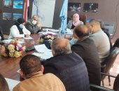 نائب محافظ القاهرة تناقش خطط رصف الطرق بأحياء المنطقة الجنوبية