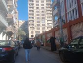 أولياء الأمور أمام اللجان فى أول أيام امتحان الشهادة الإعدادية بالمنيا.. لايف