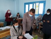 مدير تعليم البحر الأحمر يتفقد لجان امتحانات الشهادة الإعدادية