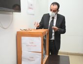 رئيس جامعة الفيوم يشهد انتخابات نادى أعضاء هيئة التدريس .. صور