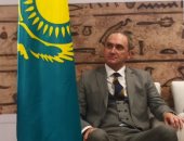 سفير كازاخستان يستعرض تفاصيل كتاب "الاستقلال فوق كل شيء" فى معرض الكتاب