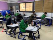 طلاب الشهادة الإعدادية بالقاهرة والجيزة يبدأون امتحان الهندسة