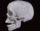 قصة اختفاء جمجمة بلاتينية مرصعة بـ"الماس" بقيمة 100 مليون دولار .. صور