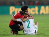 فرحة وحب واحتواء.. محمد صلاح يواصل احتفاله بتأهل الفراعنة لنصف نهائي الكان