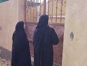 حزن عارم على المقابر فى وداع 7 من أسرة واحدة ضحايا تسرب الغاز .. لايف