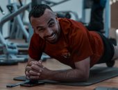 لاعبو الأهلى يؤدون تدريبات قوية بـ"الچيم" في أول يوم بالإمارات.. صور