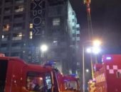 حريق فى برج فى لندن وإجلاء 20 شخصا وإنقاذ امرأة من النيران