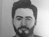 بالقلم الرصاص.. " أنس "يبدع فى رسم المشاهير