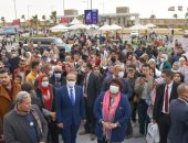 وزيرة الثقافة تتابع مع جمهور معرض الكتاب فعاليات البرنامج الفنى..صور