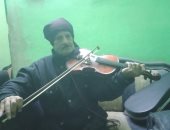 اسمع أحلى الألحان من عم حسن.. بيعزف على كمانجا عمرها يزيد عن 200 سنة.. لايف وصور