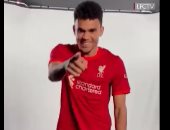 ليفربول يقدم لاعبه الجديد لويس دياز على طريقته الخاصة.. فيديو وصور