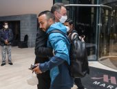 الخطيب يؤازر لاعبي الأهلى قبل التحرك لملعب مباراة مونتيري.. صور